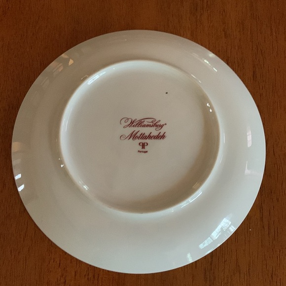 Mottahedeh Portugal ANGEL GABRIEL Red 8-1/4" RARE PLATE - Picture 3 of 3